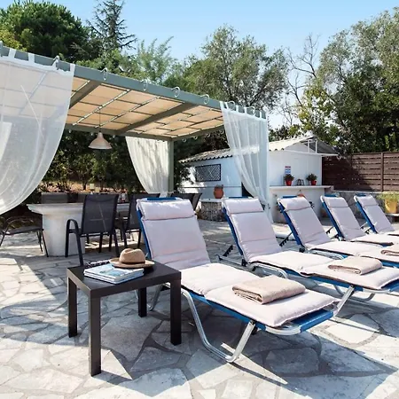 Karyotiko Sleeps 7 Pool Air Con Wifi Karyotikon